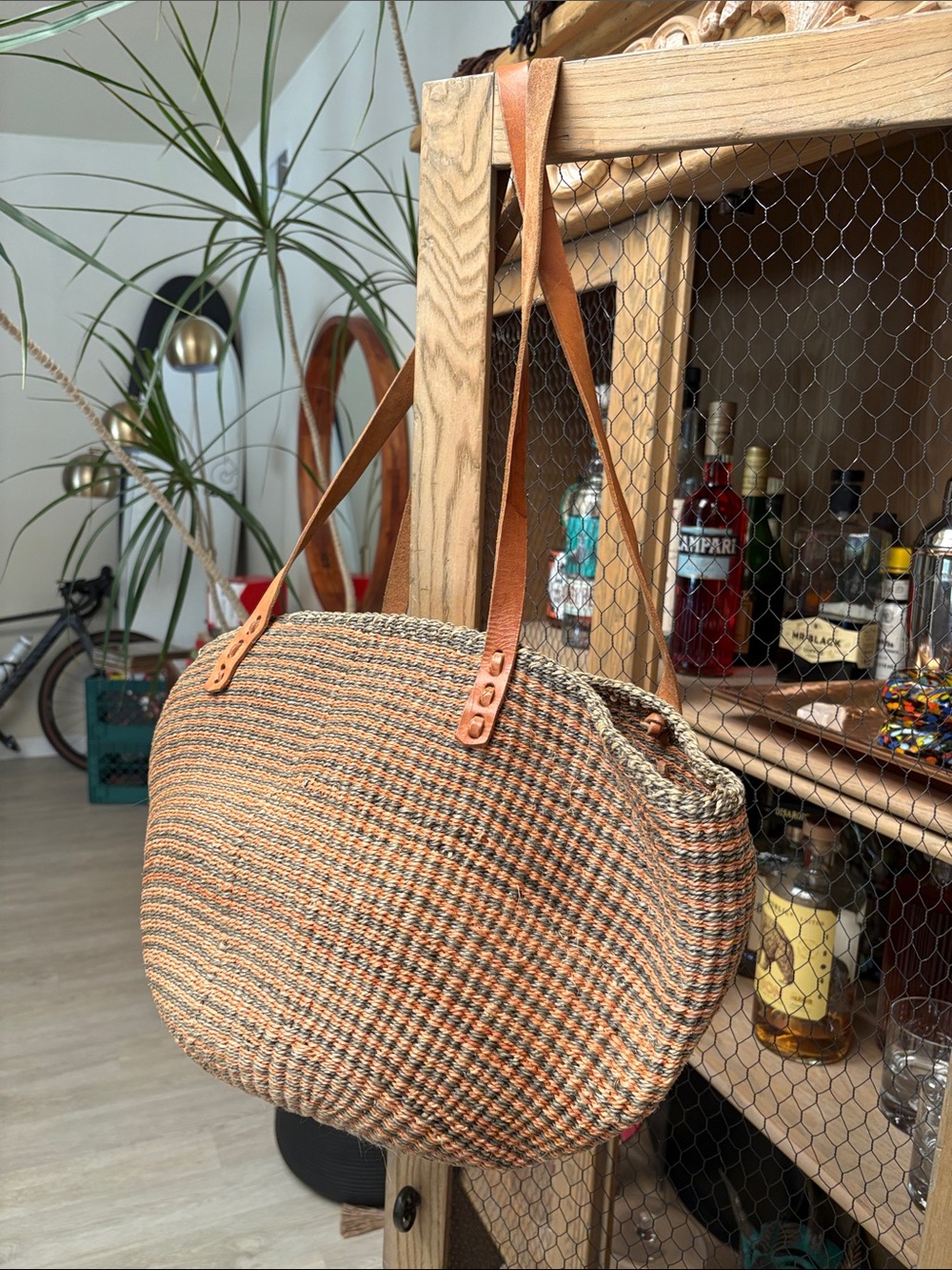 Vintage Sisal Tote Bag with Leather Trim - Picture 2 of 12